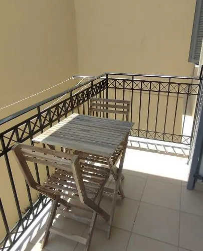 Nicol\'S Apartment